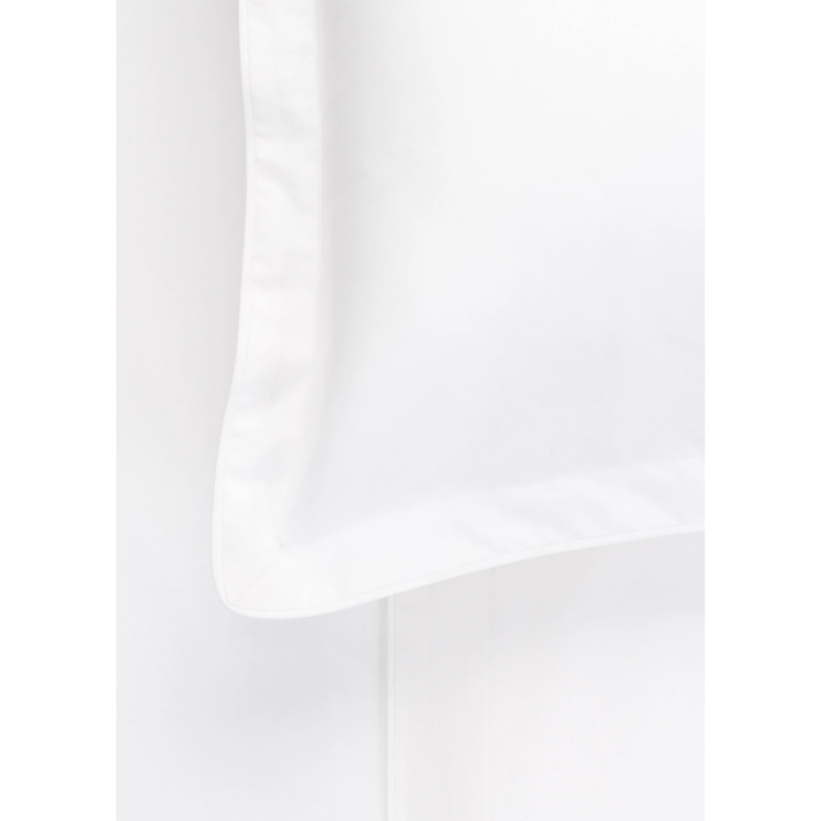 Studio Standard Tailored Pillowcase in White: L&amp;M Home
