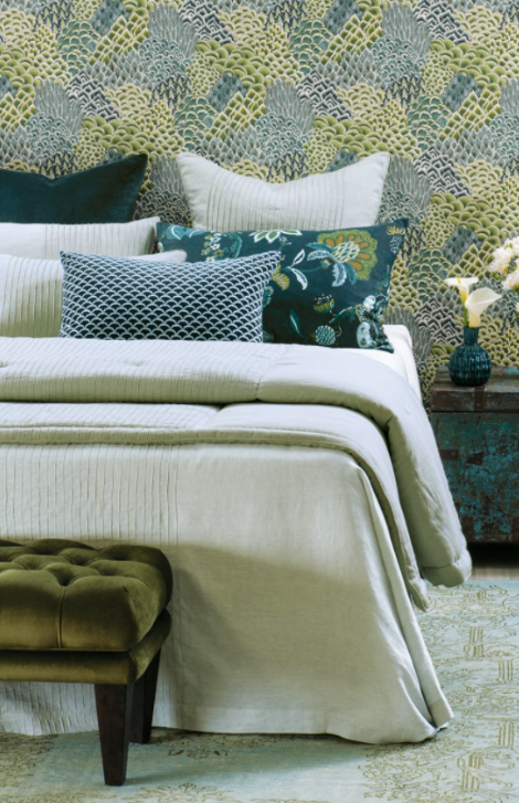 Kaiyu Seafoam Pintucked Bed Comforter: Bianca Lorenne