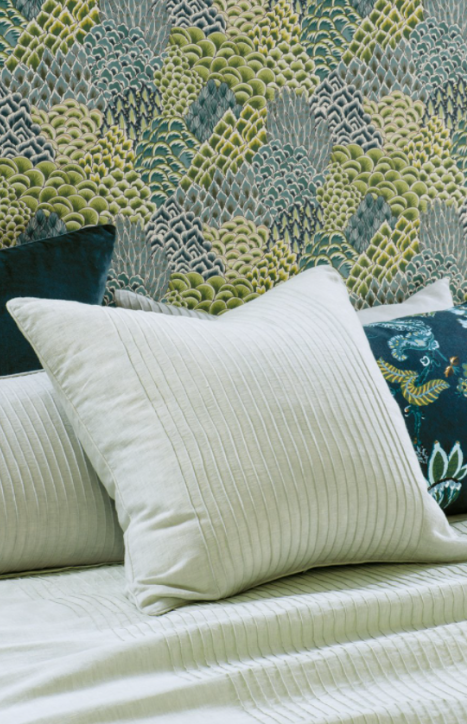 Kaiyu Seafoam Pintucked Bed Comforter: Bianca Lorenne