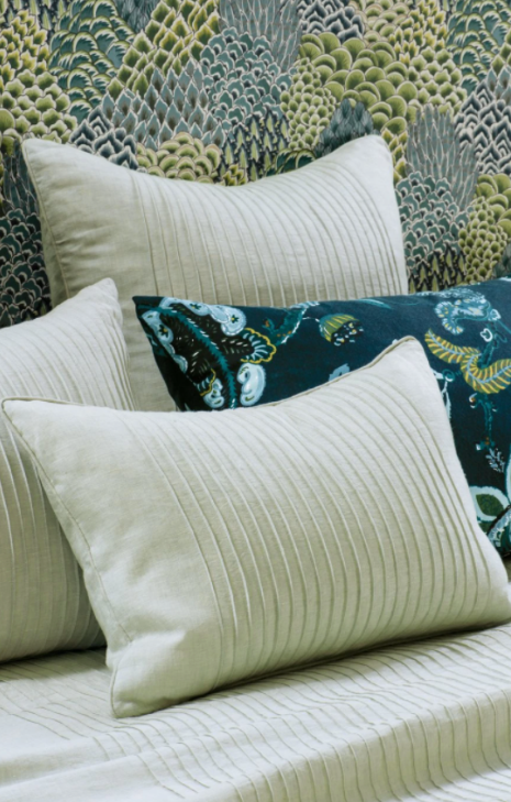 Kaiyu Seafoam Pintucked Bed Comforter: Bianca Lorenne