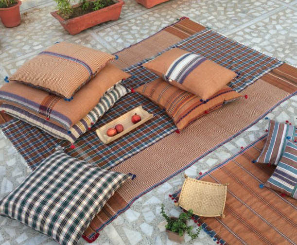 Loomed Bed Cover (241 x 160cm) Fur Meghwal 18 by Injiri