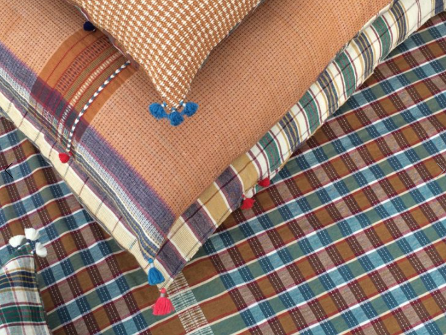 Loomed Bed Cover (241 x 160cm) Fur Meghwal 18 by Injiri