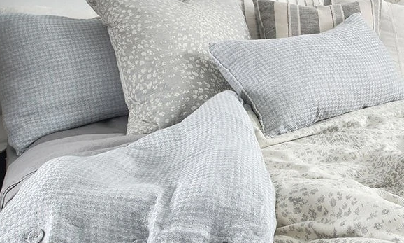 Ordonne Reversible Duvet Cover Set - White/Silver Grey: Eadie Lifestyle